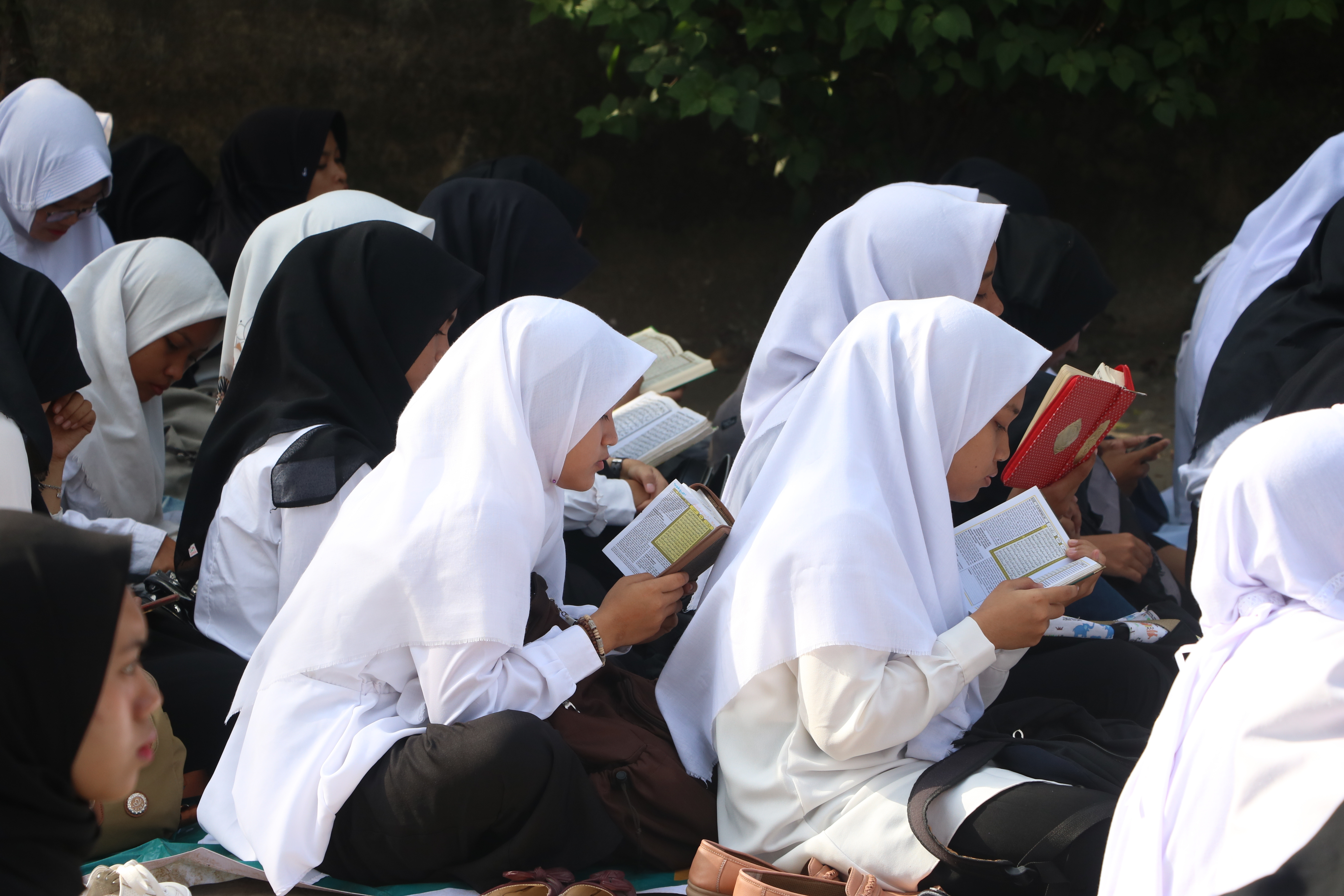 Ribuan Mahasiswa Ikuti Khotmil Qur’an Kubro di Kampus IAIN Tulungagung
