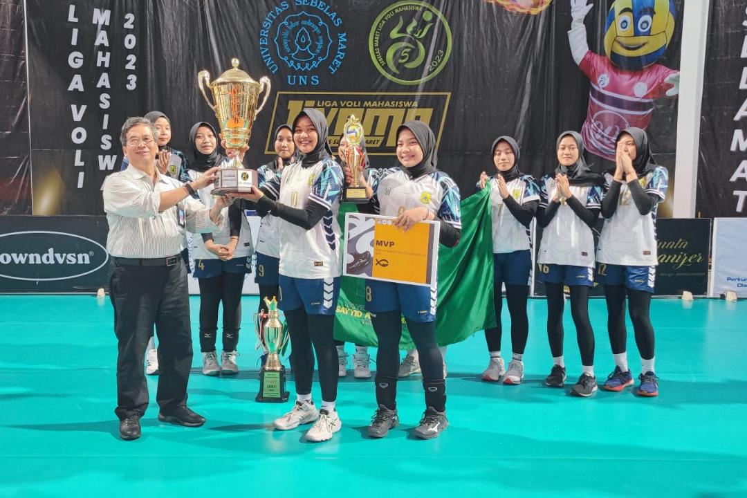 Tim Bola Voli Putri UIN SATU Juara I Semar Livoma UNS 2023