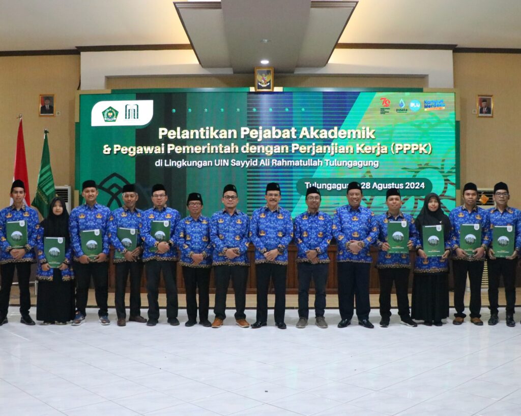 Rektor Lantik 8 Pejabat Akademik dan 1 PPPK Formasi 2023 3 IMG 3802