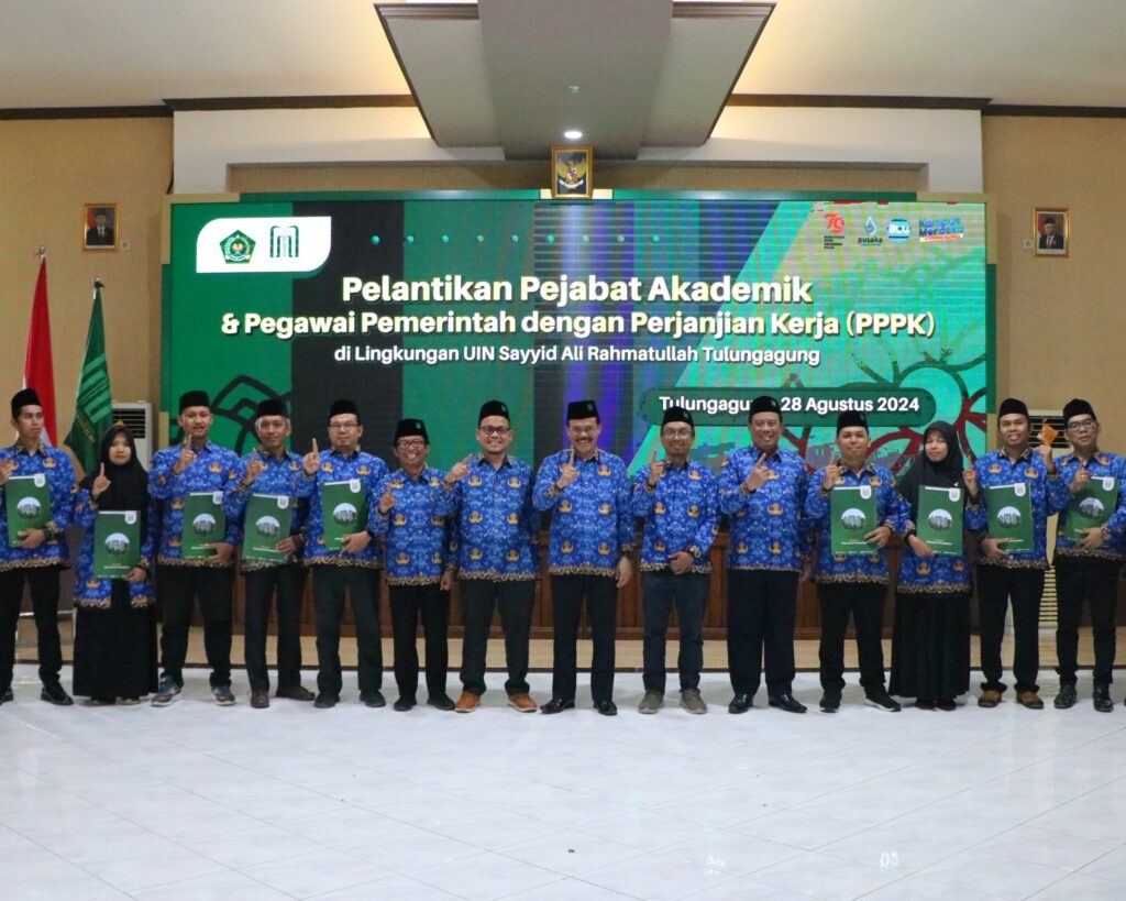 Rektor Lantik 8 Pejabat Akademik dan 1 PPPK Formasi 2023 5 IMG 3807