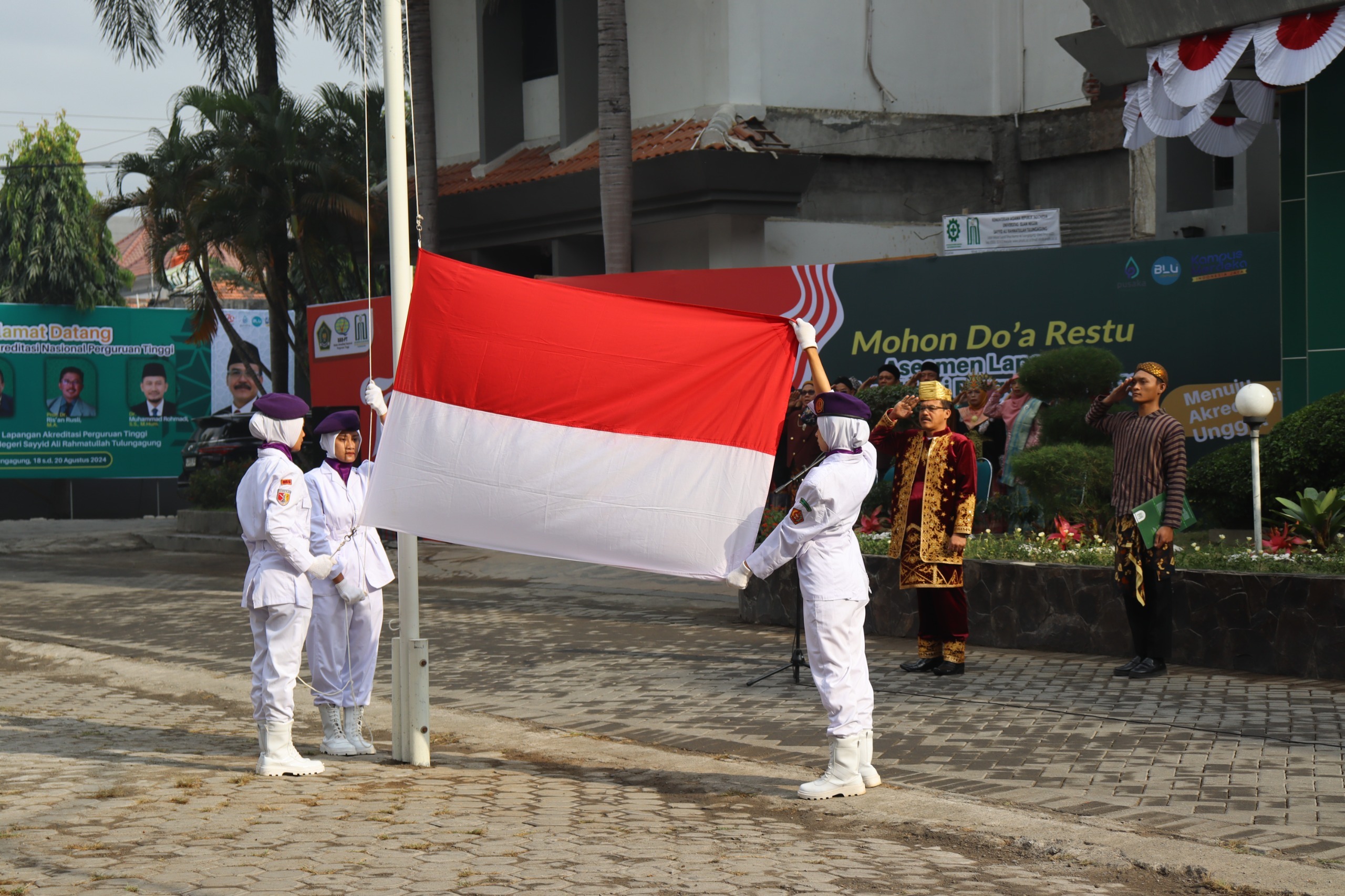 Upacara HUT RI ke-79, Rektor Ajak Civitas Akademika Bantu Mahasiswa Lewat Program BOTA