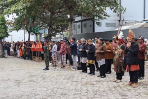 Upacara HUT RI ke-79, Rektor Ajak Civitas Akademika Bantu Mahasiswa Lewat Program BOTA 3 upacara hut ri 79 2024 02