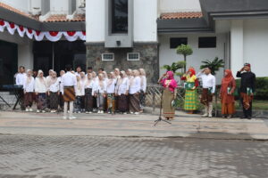 Upacara HUT RI ke-79, Rektor Ajak Civitas Akademika Bantu Mahasiswa Lewat Program BOTA 4 upacara hut ri 79 2024 04