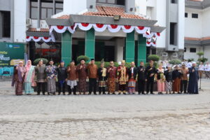 Upacara HUT RI ke-79, Rektor Ajak Civitas Akademika Bantu Mahasiswa Lewat Program BOTA 6 upacara hut ri 79 2024 06
