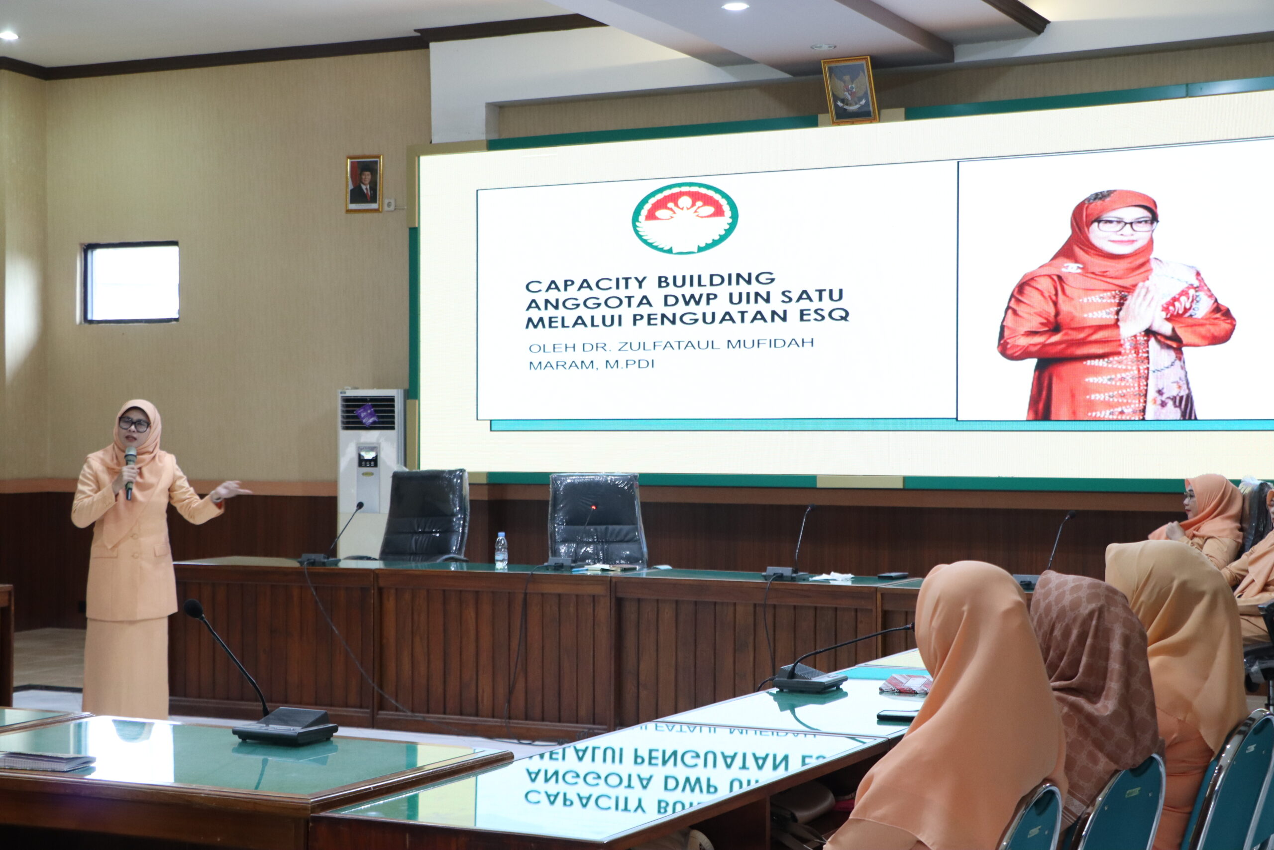 HUT ke-25, DWP UIN SATU Laksanakan Seminar tentang Capacity Building Penguatasn ESQ