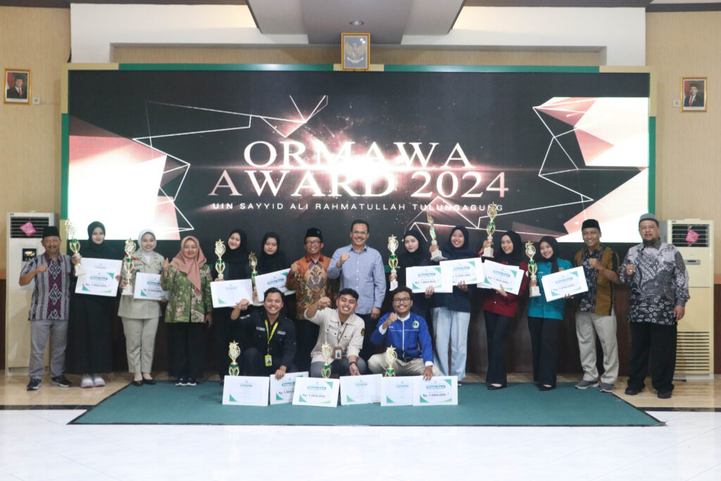 UIN SATU Anugerahi Organisasi Intra Kampus dengan Ormawa Award 2024 2 UIN SATU Anugerahi Organisasi Intra Kampus dengan Ormawa Award 2024 1