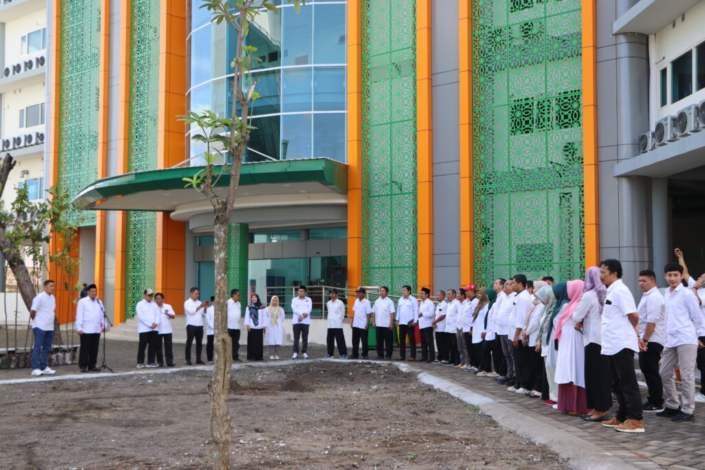 UIN SATU Tulungagung Tanam Pohon Matoa dalam Gerakan 1 Juta Pohon Kemenag RI 5 IMG 3419