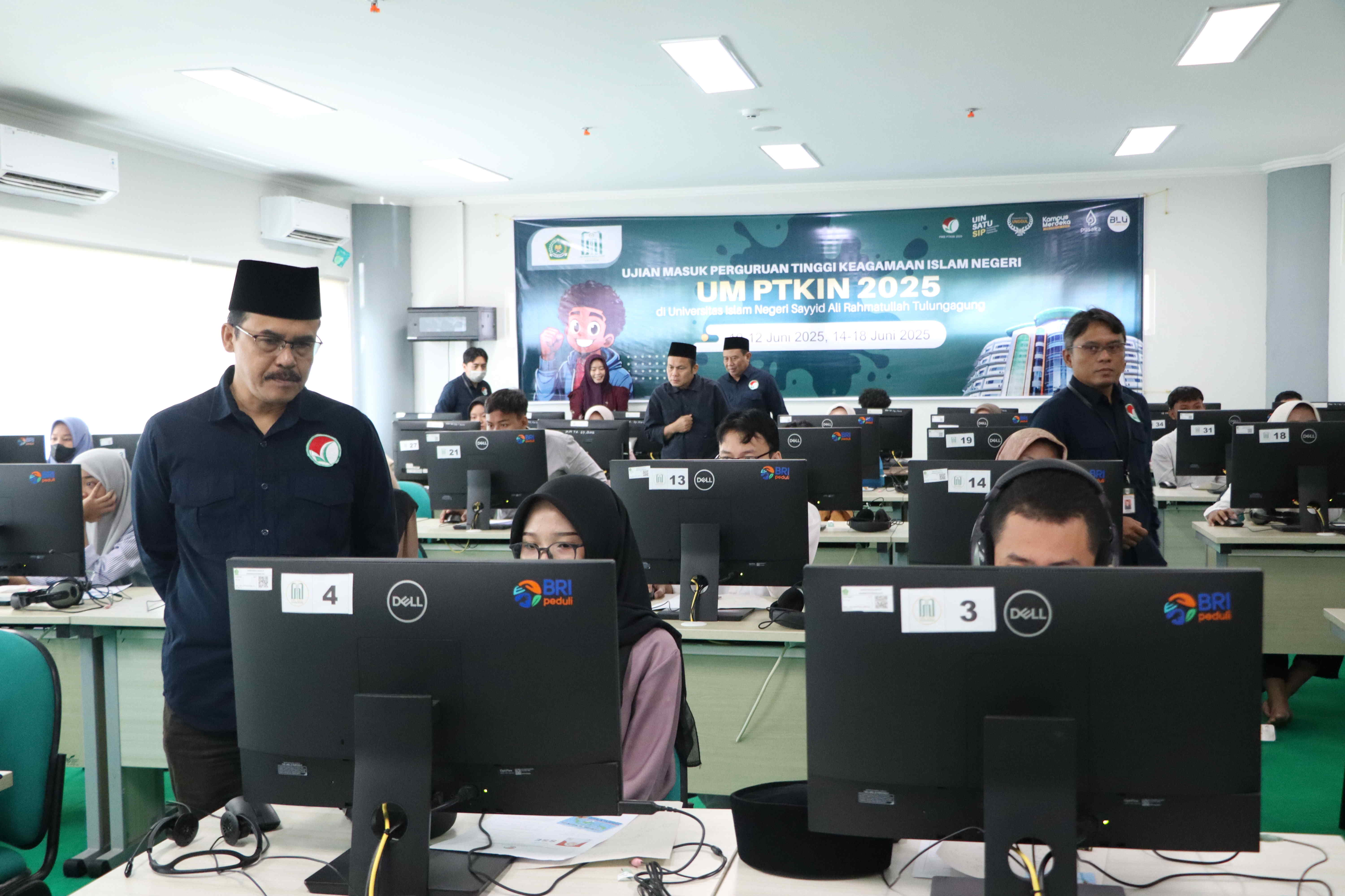 UIN SATU Tulungagung Sukses Gelar Hari Pertama SSE UM PTKIN 2025 dengan Lancar