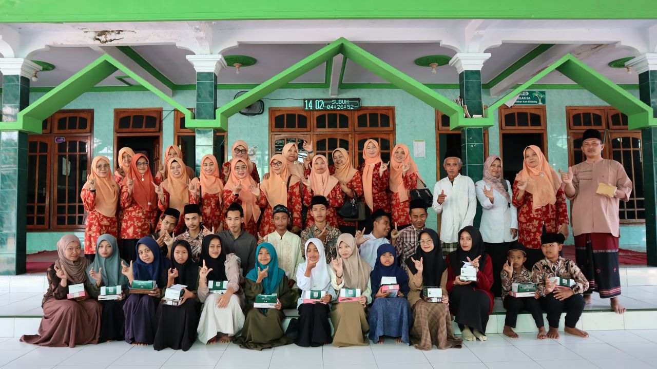 Berbagi Kasih di Dies Natalis ke-57 UIN SATU, DWP Gelar Santunan Anak Yatim