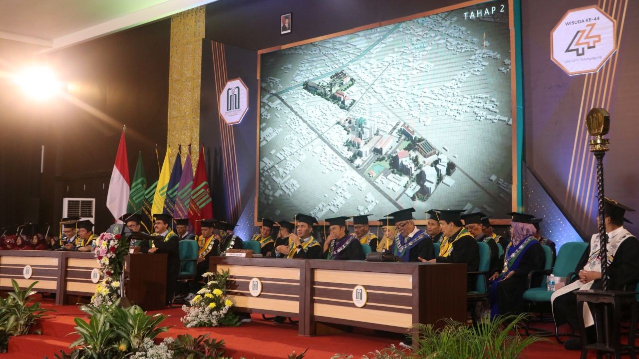 Wisuda Ke-44 UIN SATU, Rektor Kenalkan Program ReliGreen kepada Wisudawan dan Wali Wisudawan