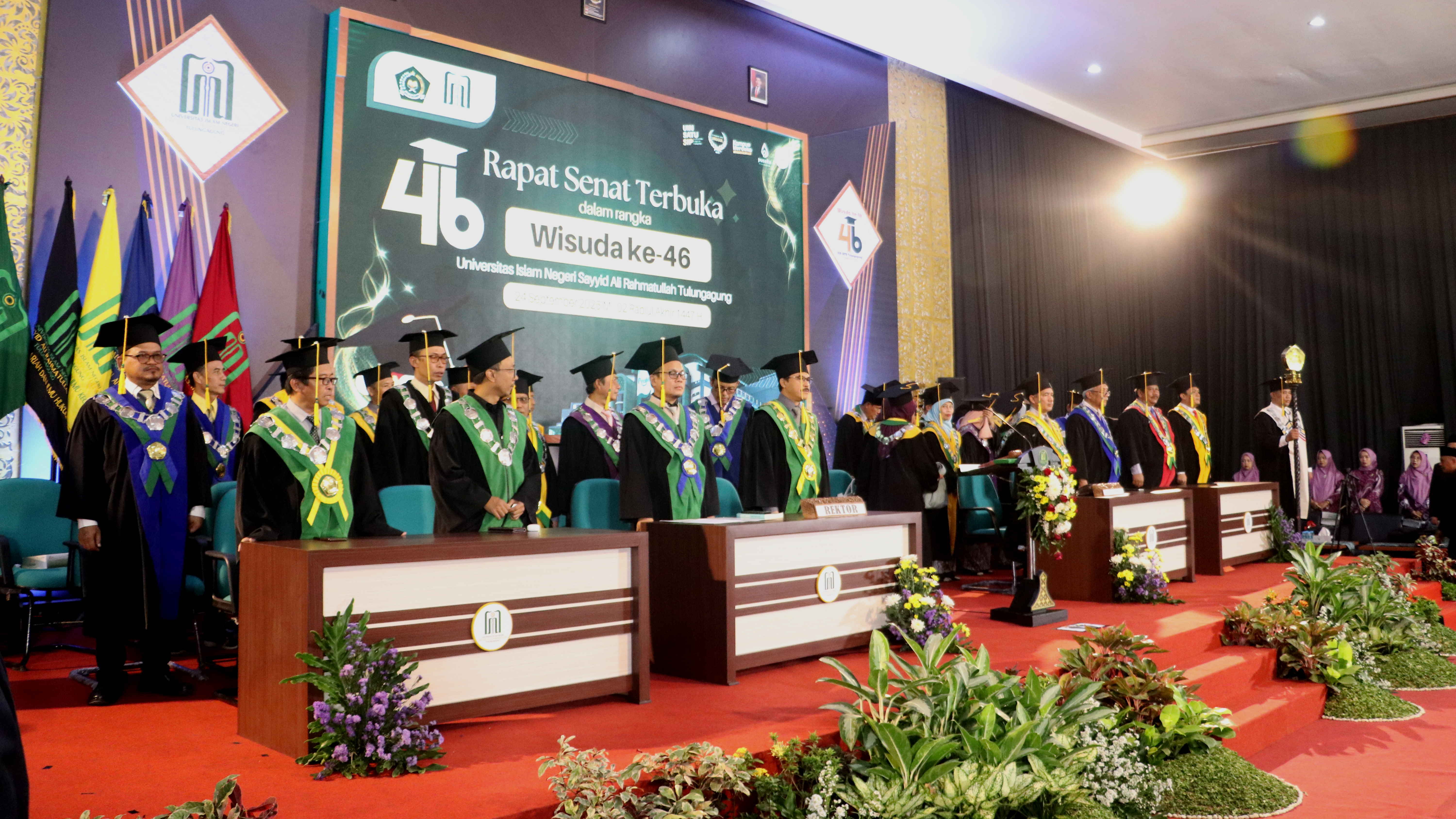 20250924 Wisuda ke 46 Rektor Sampaikan Beasiswa Tahfizh di Tiga Prodi Pascasarjana 05