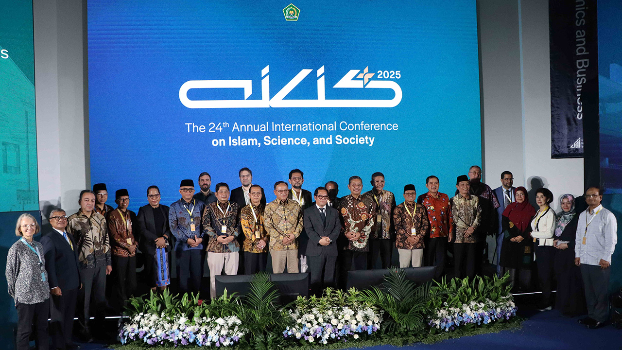 Rektor Hadiri Pembukaan AICIS+ 2025 di Depok 1 20251029 Rektor Hadiri Pembukaan AICIS 2025 di Depok 03