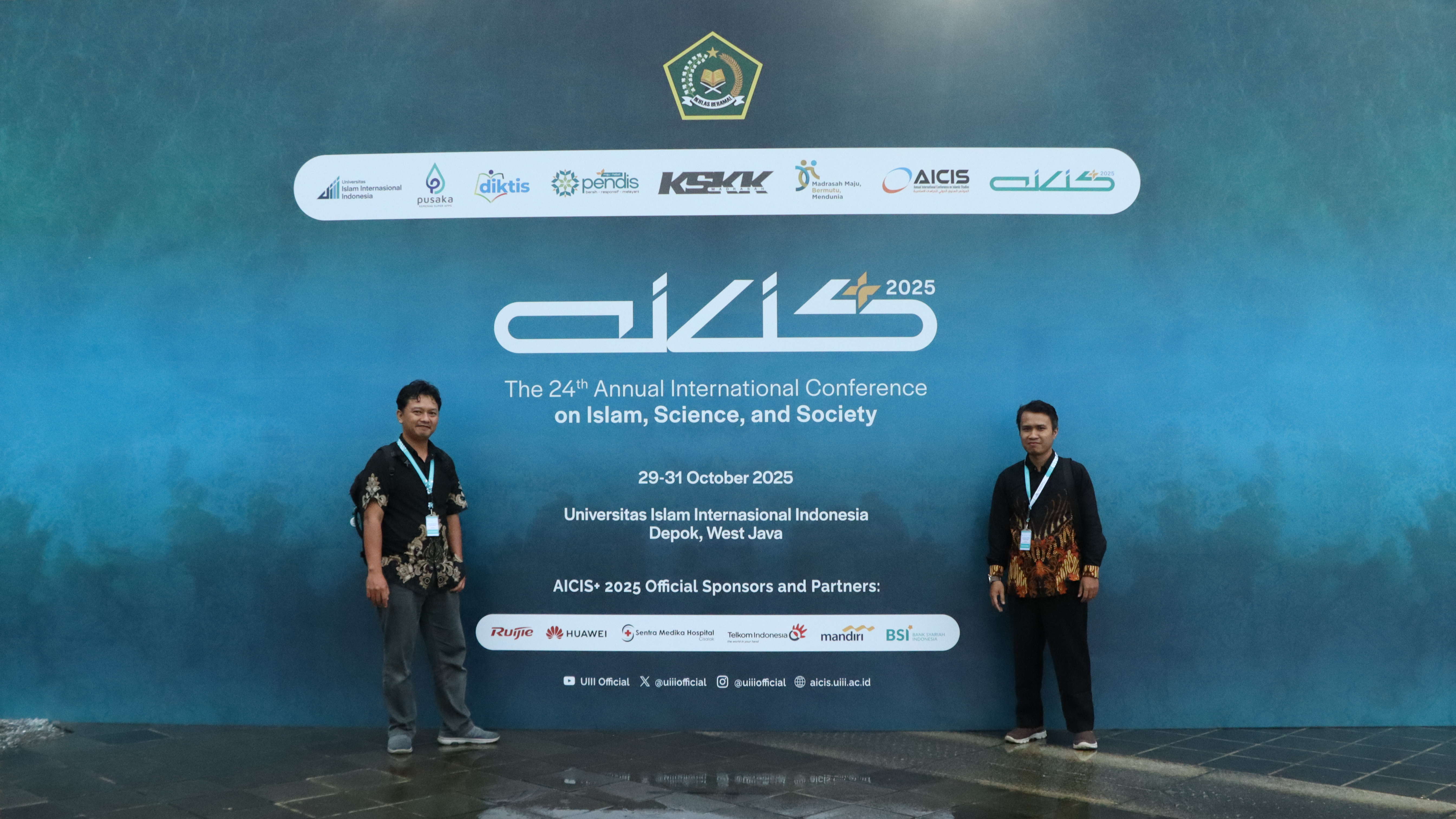 AICIS+ 2025: Peneliti UIN SATU Ungkap Peran Keuangan Syariah dalam Dorong Transformasi Teknologi dan Pemerataan Industri 3 20251031 AICIS Plus 2025 Peneliti UIN SATU Ungkap Peran Keuangan Syariah dalam Dorong Transformasi Teknologi dan Pemerataan Industri 01