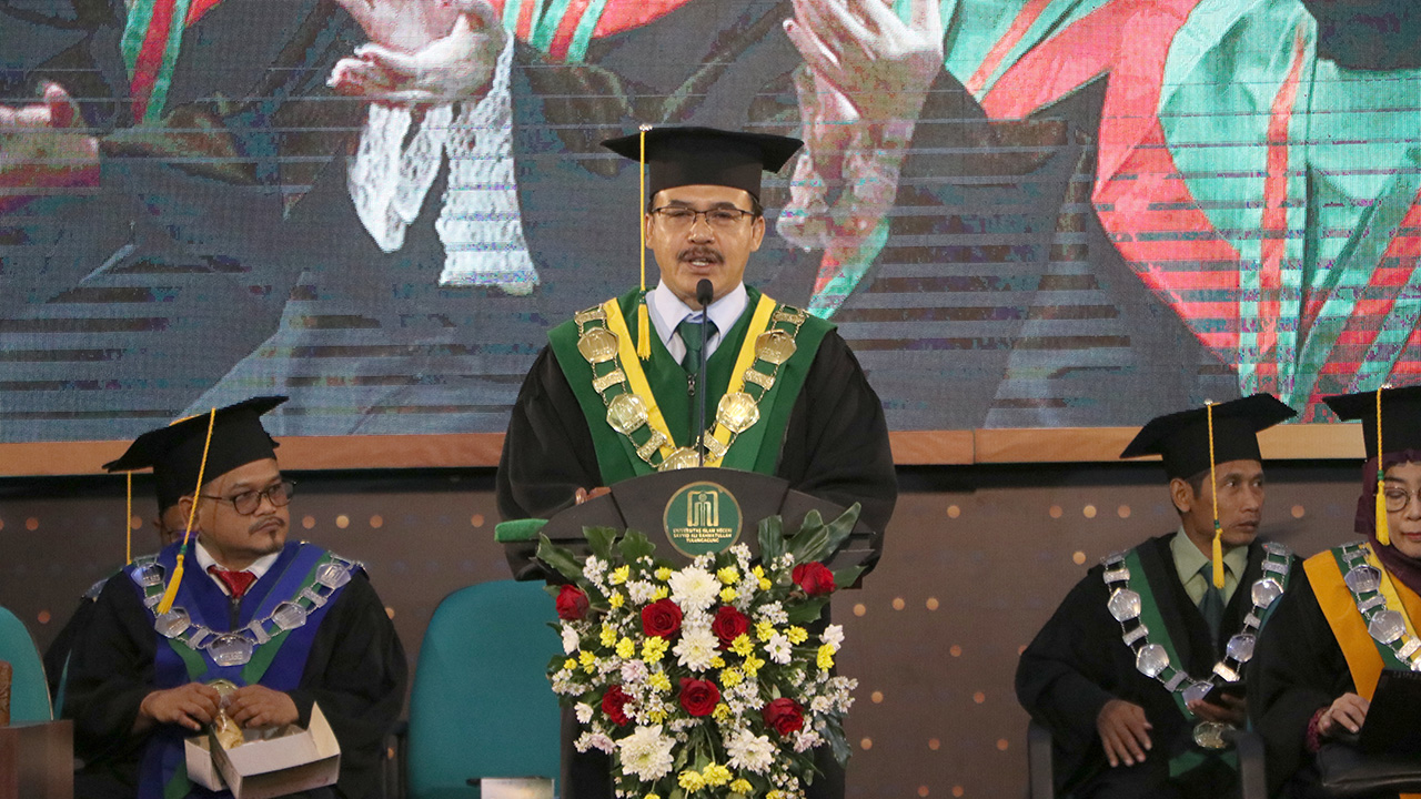 Wisuda ke 49 Rektor UIN SATU Buka Tujuh Kunci Sukses untuk Lulusan