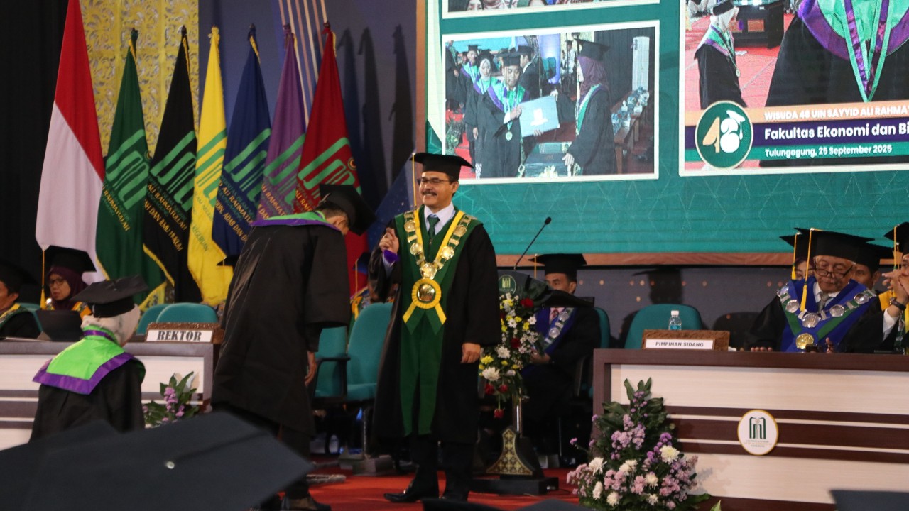 Wisuda ke-48 UIN SATU Tulungagung, Rektor Ajak Wisudawan Belajar Makna Ketekunan dari Kisah Arya 1 wisuda 48 oktober 2025
