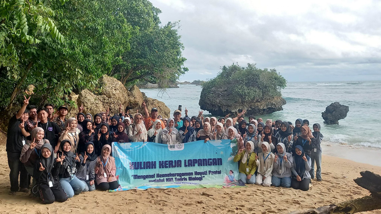 Mahasiswa Biologi UIN Tulungagung Pelajari Kekayaan Hayati Hutan Kondang Merak