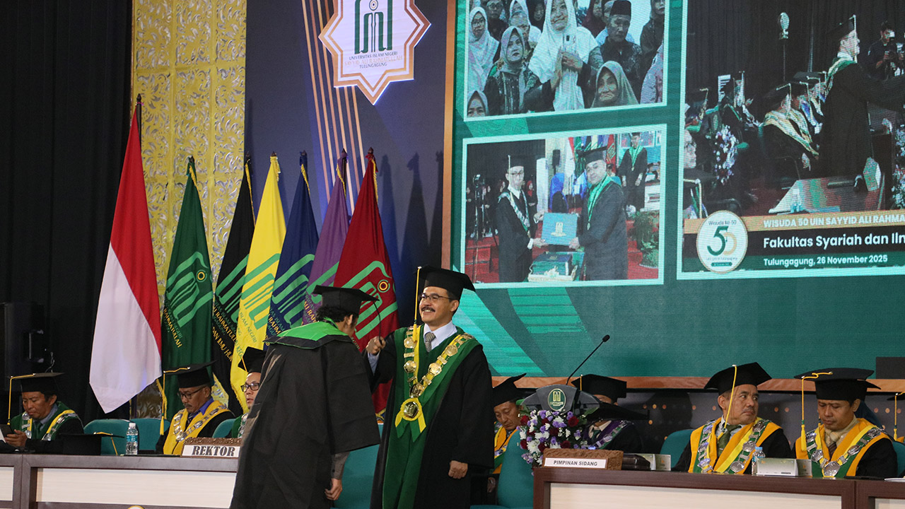20251126 Wisuda ke 50 UIN SATU Rektor Umumkan Kebijakan Baru dan Tekankan Integritas Lulusan 1