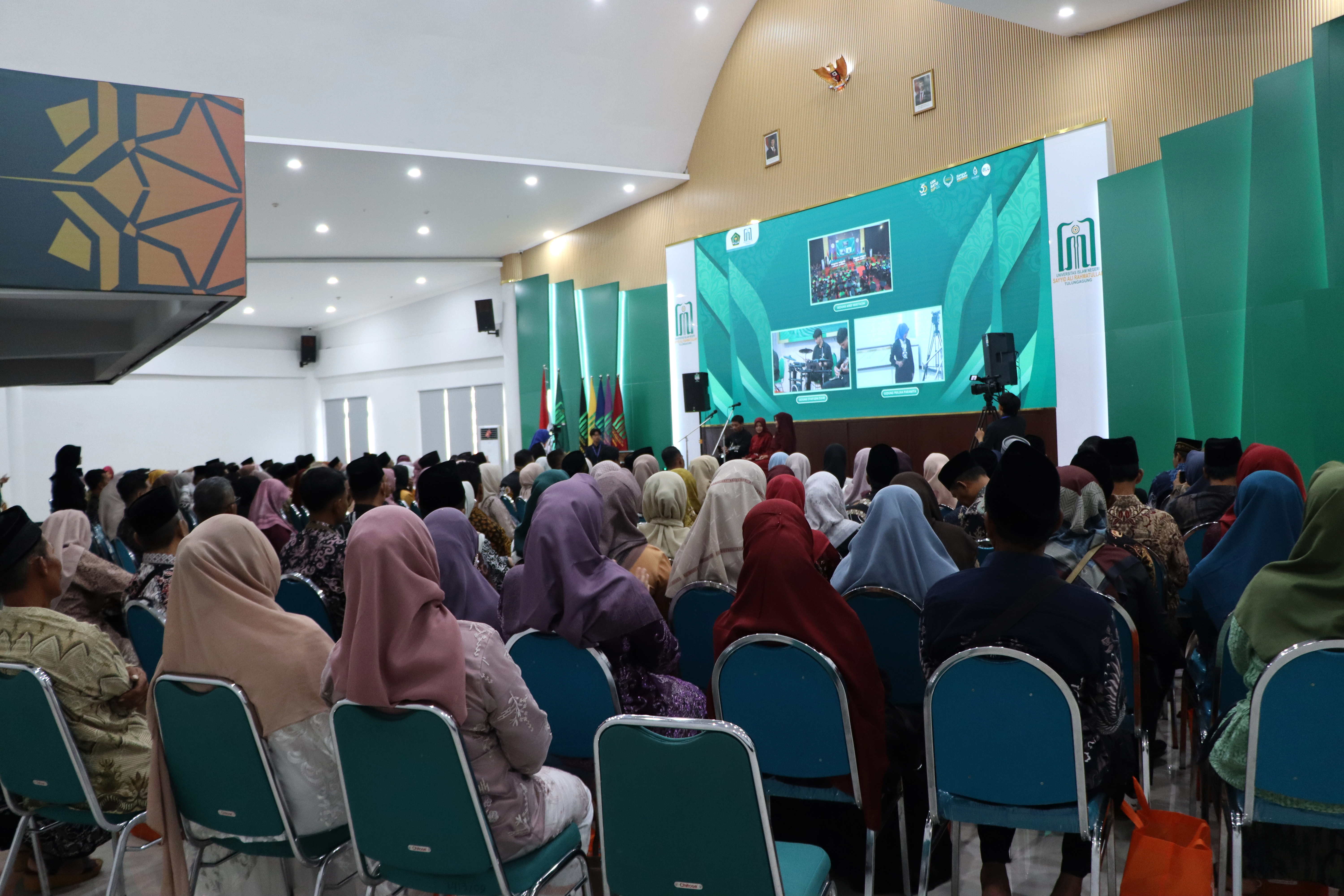 Wisuda ke 50 UIN SATU Rektor Umumkan Kebijakan Baru dan Tekankan Integritas Lulusan 2