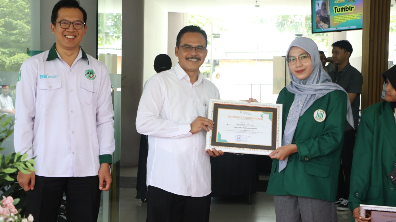 Perkuat Budaya Literasi pemustaka, UIN SATU Gelar Festival Literasi Perpustakaan Tahun 2025 1 20251202 library award