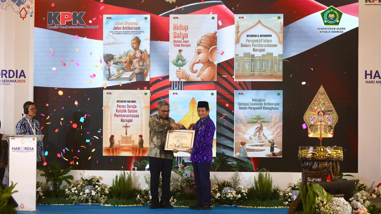 Kemenag Raih Dua Penghargaan dari KPK di Hari Antikorupsi Sedunia 2025 1 Kemenag Raih Dua Penghargaan dari KPK di Hari Antikorupsi Sedunia 2025