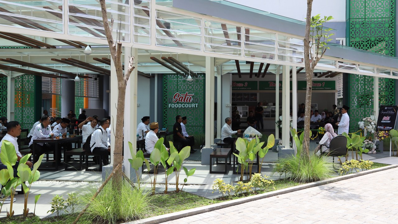 UIN SATU Resmikan “Satu Foodcourt”, Smart Kantin Berbasis QRIS dengan Konsep Mudah Pesan, Sehat, dan Halal 3 UIN SATU Resmikan “Satu Foodcourt”, Smart Kantin Berbasis QRIS dengan Konsep Mudah Pesan, Sehat, dan Halal