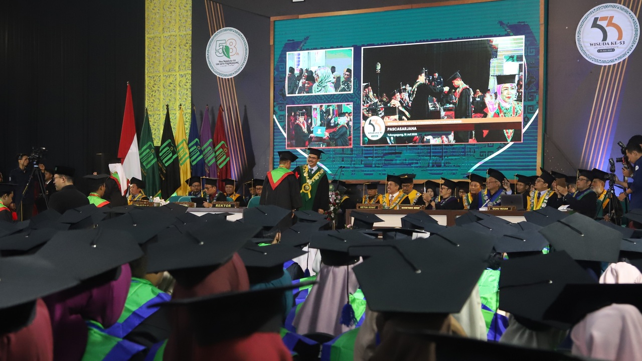 Rayakan Dies Natalis ke-58, UIN SATU Tulungagung Kukuhkan 500 Wisudawan dalam Wisuda ke-53 2 Rayakan Dies Natalis ke-58, UIN SATU Tulungagung Kukuhkan 500 Wisudawan dalam Wisuda ke-53